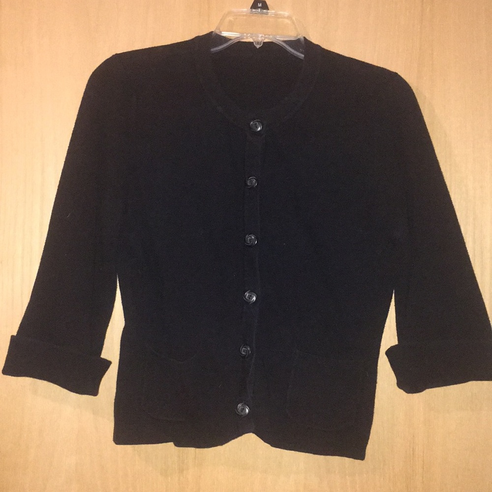 Black sweater with pockets